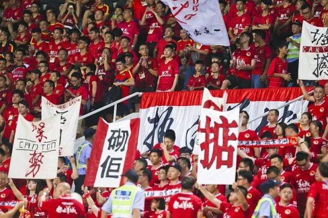  亚特兰大绝杀威尼斯，欧冠资格争夺白热化  