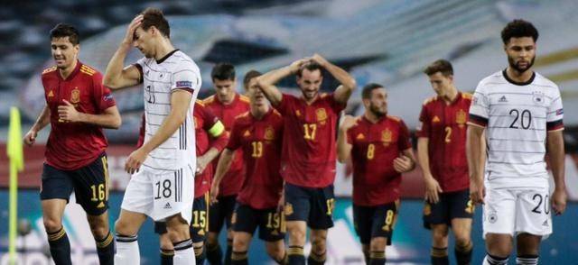  马赛锋线双星联袂建功，法甲争四格局再生变数