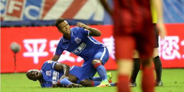  杜塞尔多夫边锋突破犀利，单骑闯关上演长途奔袭  